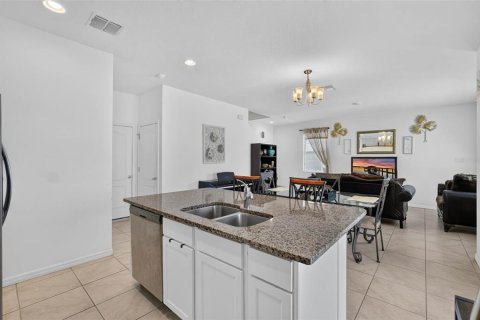 Townhouse in Port Orange, Florida 3 bedrooms, 153.1 sq.m. № 2216146 - photo 5