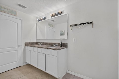 Townhouse in Port Orange, Florida 3 bedrooms, 153.1 sq.m. № 2216146 - photo 15