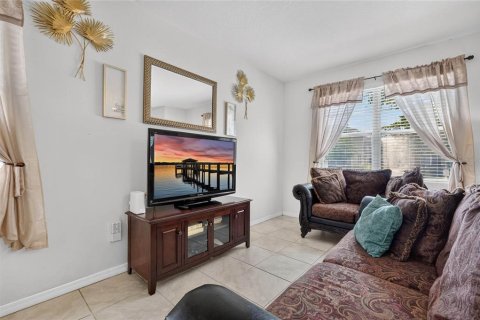Townhouse in Port Orange, Florida 3 bedrooms, 153.1 sq.m. № 2216146 - photo 10