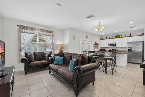 Townhouse in Port Orange, Florida 3 bedrooms, 153.1 sq.m. № 2216146 - photo 11
