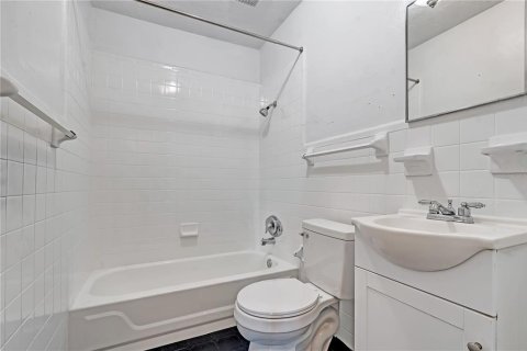 Immobilier commercial à vendre à Orlando, Floride: 4 chambres, 143.26 m2 № 2432673 - photo 17