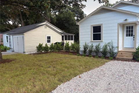 Immobilier commercial à vendre à Orlando, Floride: 4 chambres, 143.26 m2 № 2432673 - photo 2