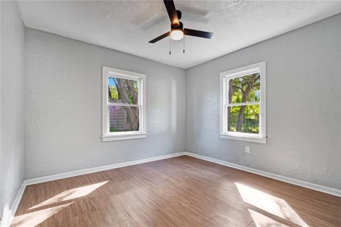 Immobilier commercial à vendre à Orlando, Floride: 4 chambres, 143.26 m2 № 2432673 - photo 18