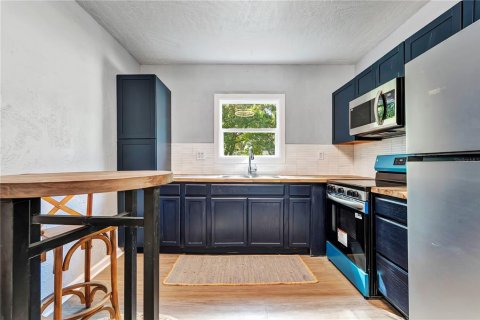 Immobilier commercial à vendre à Orlando, Floride: 4 chambres, 143.26 m2 № 2432673 - photo 12