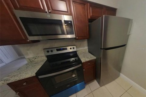 Снять в аренду квартиру в Лисбург, Флорида 3 комнаты, 84.73м2, № 2103757 - фото 2