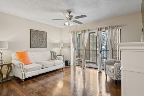 Condo in Orlando, Florida, 2 bedrooms  № 2108636 - photo 16