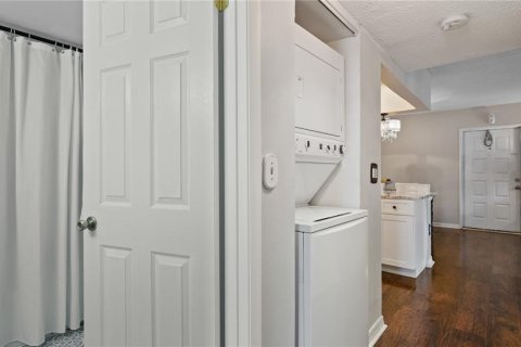 Condo in Orlando, Florida, 2 bedrooms  № 2108636 - photo 15