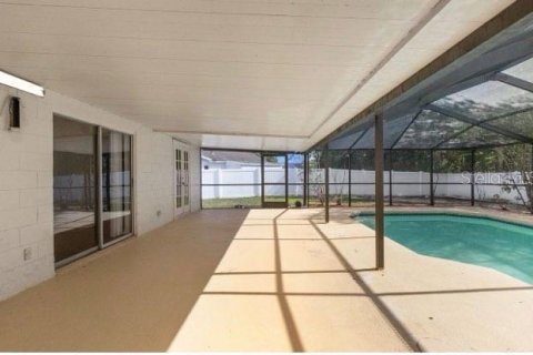 House in Brandon, Florida 3 bedrooms, 138.05 sq.m. № 2425946 - photo 11