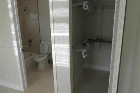 Villa ou maison à louer à Fort Lauderdale, Floride: 3 chambres, 259.85 m2 № 1941670 - photo 24