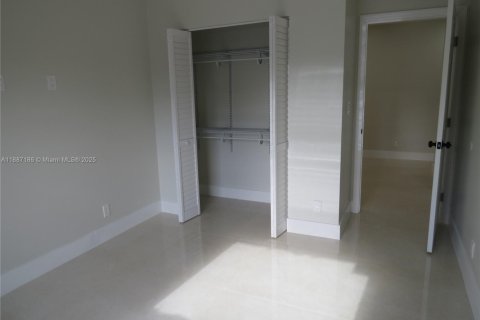 Villa ou maison à louer à Fort Lauderdale, Floride: 3 chambres, 259.85 m2 № 1941670 - photo 30