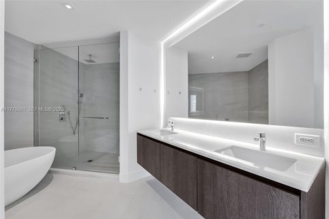 Copropriété à vendre à Miami, Floride: 2 chambres, 117.43 m2 № 2027622 - photo 9