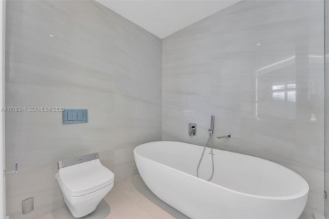 Copropriété à vendre à Miami, Floride: 2 chambres, 117.43 m2 № 2027622 - photo 10