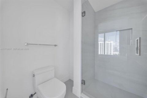 Copropriété à vendre à Miami, Floride: 2 chambres, 117.43 m2 № 2027622 - photo 11