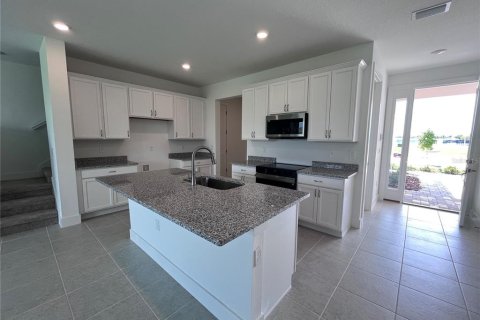 Townhouse in Wesley Chapel, Florida 3 bedrooms, 157.1 sq.m. № 1350905 - photo 3