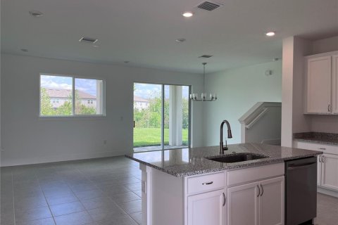 Townhouse in Wesley Chapel, Florida 3 bedrooms, 157.1 sq.m. № 1350905 - photo 2