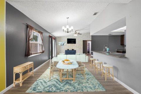 Villa ou maison à vendre à Tampa, Floride: 3 chambres, 120.4 m2 № 2149362 - photo 4