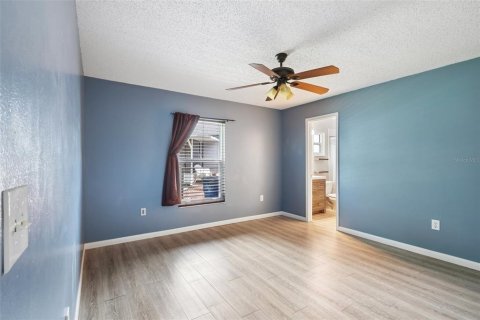 Villa ou maison à vendre à Tampa, Floride: 3 chambres, 120.4 m2 № 2149362 - photo 11
