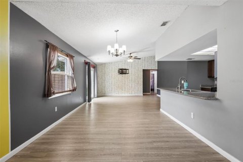 Villa ou maison à vendre à Tampa, Floride: 3 chambres, 120.4 m2 № 2149362 - photo 5