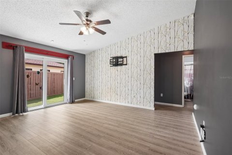 Villa ou maison à vendre à Tampa, Floride: 3 chambres, 120.4 m2 № 2149362 - photo 7