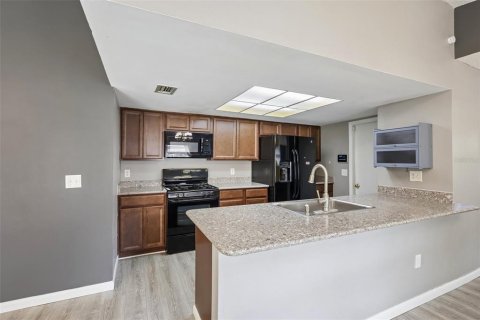 Villa ou maison à vendre à Tampa, Floride: 3 chambres, 120.4 m2 № 2149362 - photo 8