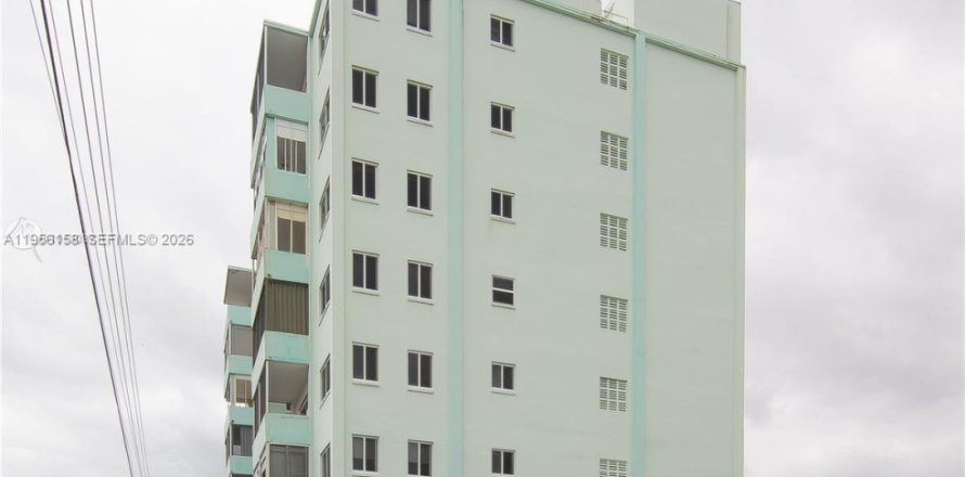 Кондоминиум с 1 спальней в Холливуд, Флорида № 2153450