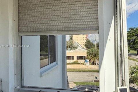 Купить кондоминиум в Холливуд, Флорида 1 спальня, 74.69м2, № 2153450 - фото 27