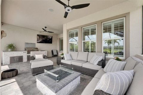 House in Apollo Beach, Florida 4 bedrooms, 243.13 sq.m. № 1786031 - photo 3