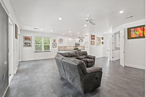 Villa ou maison à vendre à St. Lucie, Floride: 3 chambres, 142.33 m2 № 2155139 - photo 13