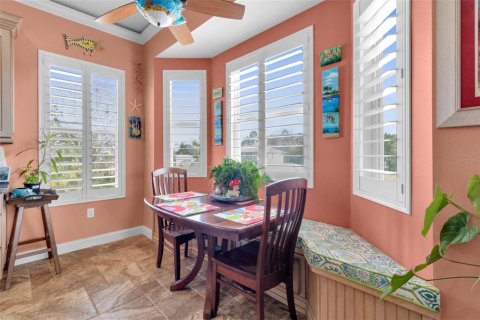 House in Crystal River, Florida 2 bedrooms, 165.18 sq.m. № 1718340 - photo 13