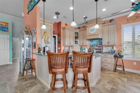 House in Crystal River, Florida 2 bedrooms, 165.18 sq.m. № 1718340 - photo 14