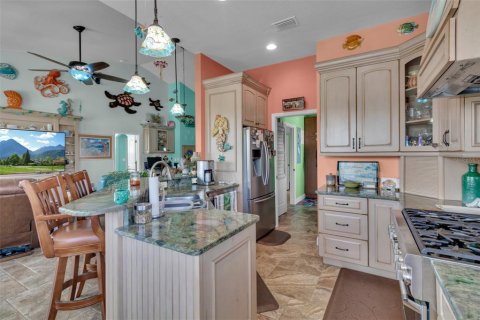 House in Crystal River, Florida 2 bedrooms, 165.18 sq.m. № 1718340 - photo 11