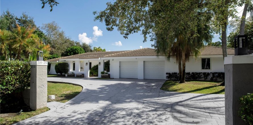 Villa ou maison à Pinecrest, Floride 7 chambres, 506.5 m2 № 1956017