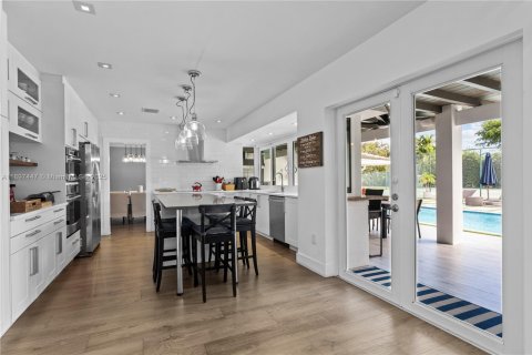Villa ou maison à vendre à Pinecrest, Floride: 7 chambres, 506.5 m2 № 1956017 - photo 19