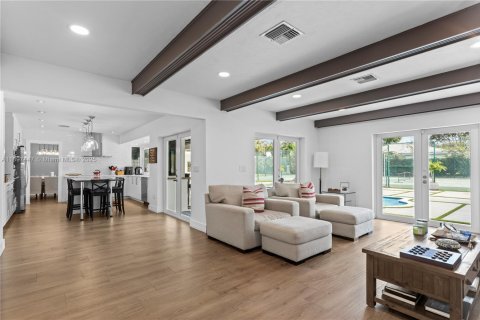 Villa ou maison à vendre à Pinecrest, Floride: 7 chambres, 506.5 m2 № 1956017 - photo 15