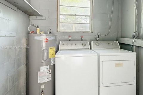 Immobilier commercial à vendre à Lake Wales, Floride: 194.72 m2 № 2062789 - photo 17