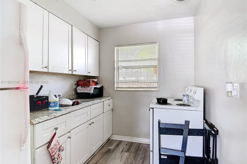 Immobilier commercial à vendre à Lake Wales, Floride: 194.72 m2 № 2062789 - photo 12