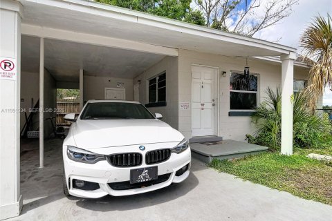 Immobilier commercial à vendre à Lake Wales, Floride: 194.72 m2 № 2062789 - photo 19