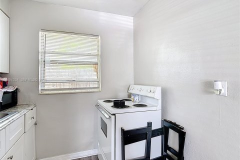 Immobilier commercial à vendre à Lake Wales, Floride: 194.72 m2 № 2062789 - photo 11