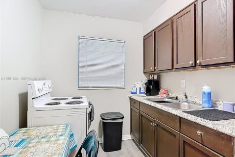 Immobilier commercial à vendre à Lake Wales, Floride: 194.72 m2 № 2062789 - photo 23