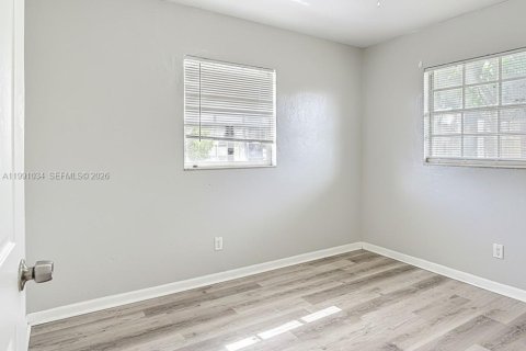 Immobilier commercial à vendre à Lake Wales, Floride: 194.72 m2 № 2062789 - photo 14