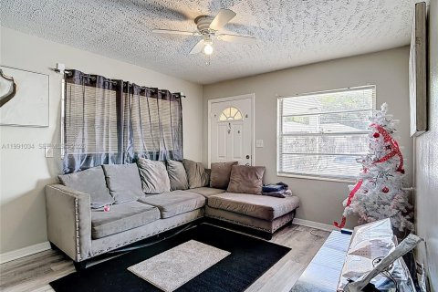 Immobilier commercial à vendre à Lake Wales, Floride: 194.72 m2 № 2062789 - photo 9