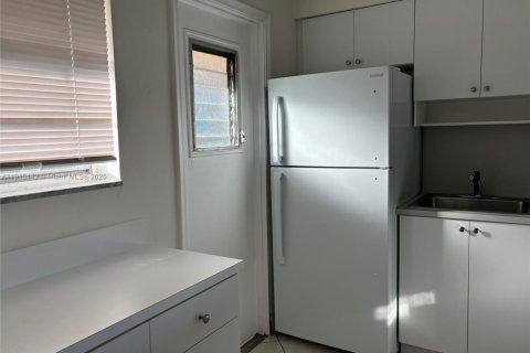 Снять в аренду кондоминиум в Авентура, Флорида 1 спальня, 78.97м2, № 1971596 - фото 3