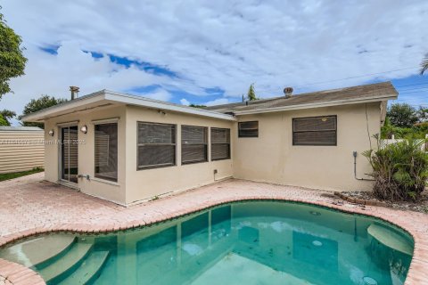 House in Margate, Florida 3 bedrooms, 142.88 sq.m. № 1845905 - photo 22