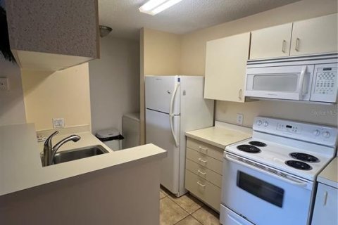 Condominio en alquiler en Altamonte Springs, Florida, 1 dormitorio, 59.83 m2 № 1893630 - foto 5