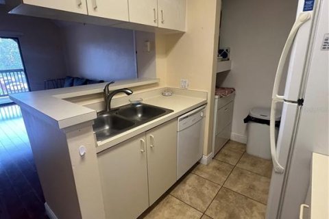 Condominio en alquiler en Altamonte Springs, Florida, 1 dormitorio, 59.83 m2 № 1893630 - foto 4