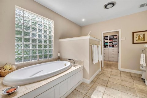 House in Orlando, Florida 3 bedrooms, 253.25 sq.m. № 1793811 - photo 21