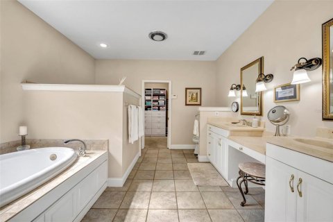 House in Orlando, Florida 3 bedrooms, 253.25 sq.m. № 1793811 - photo 20