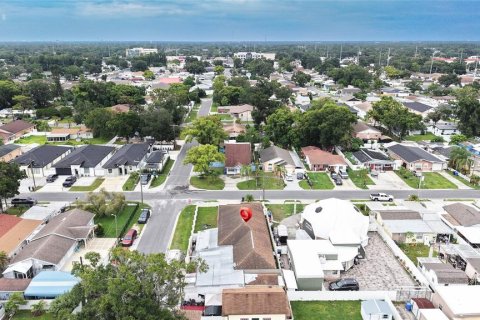 Villa ou maison à vendre à Tampa, Floride: 3 chambres, 157.84 m2 № 2230552 - photo 10