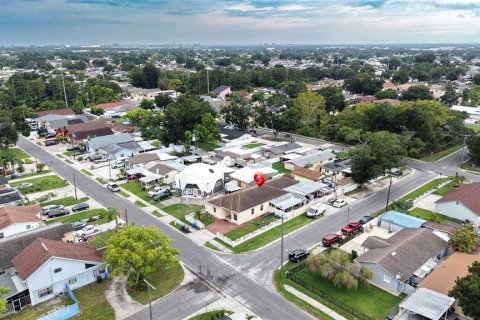 Villa ou maison à vendre à Tampa, Floride: 3 chambres, 157.84 m2 № 2230552 - photo 6