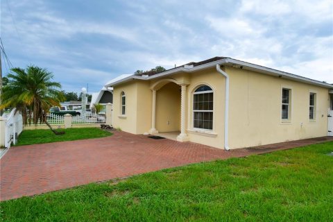 Villa ou maison à vendre à Tampa, Floride: 3 chambres, 157.84 m2 № 2230552 - photo 18